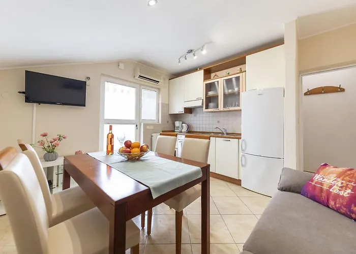 Penelope Apartment *